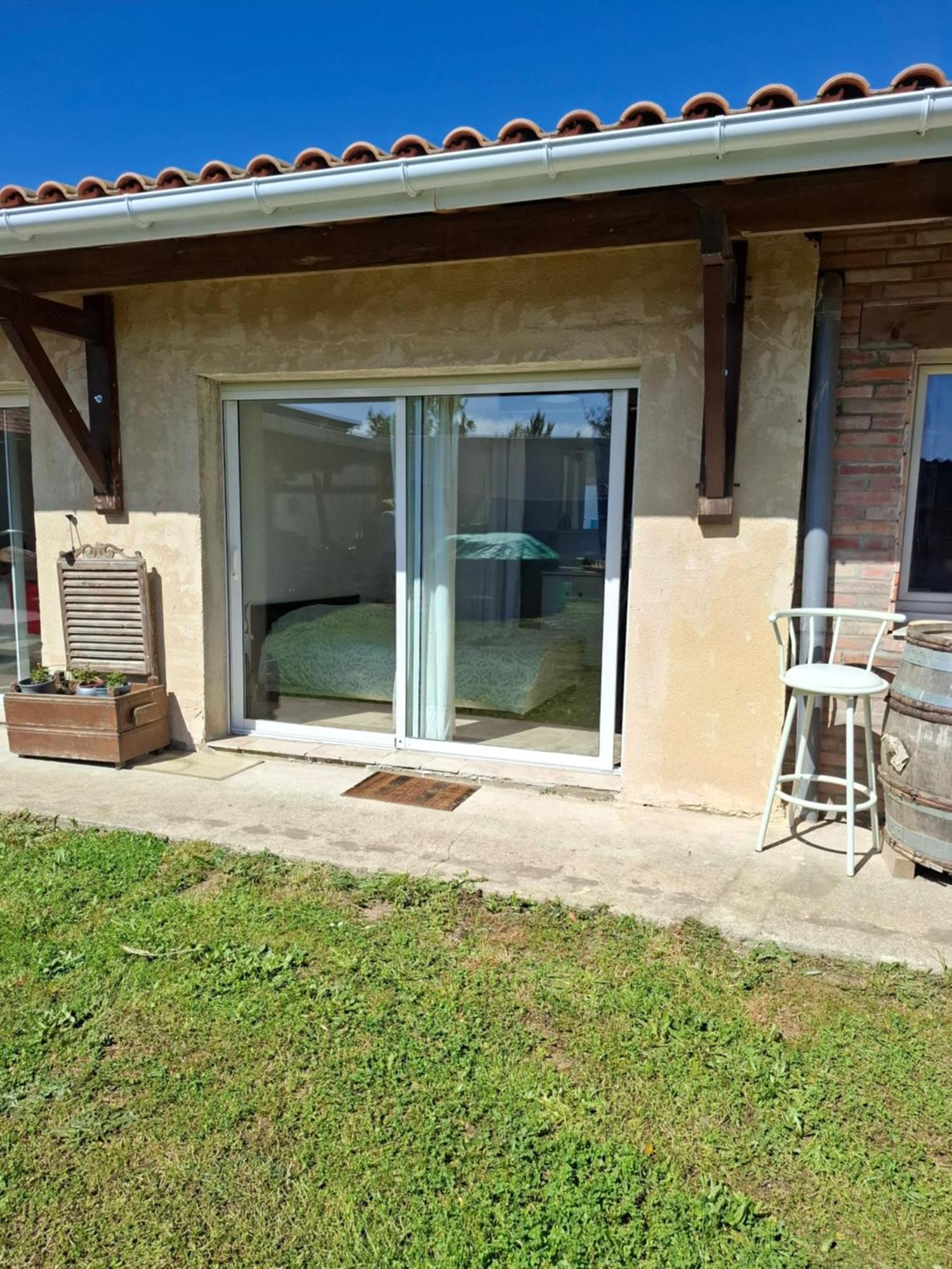 Chambre Lesparre-Médoc Exterior foto